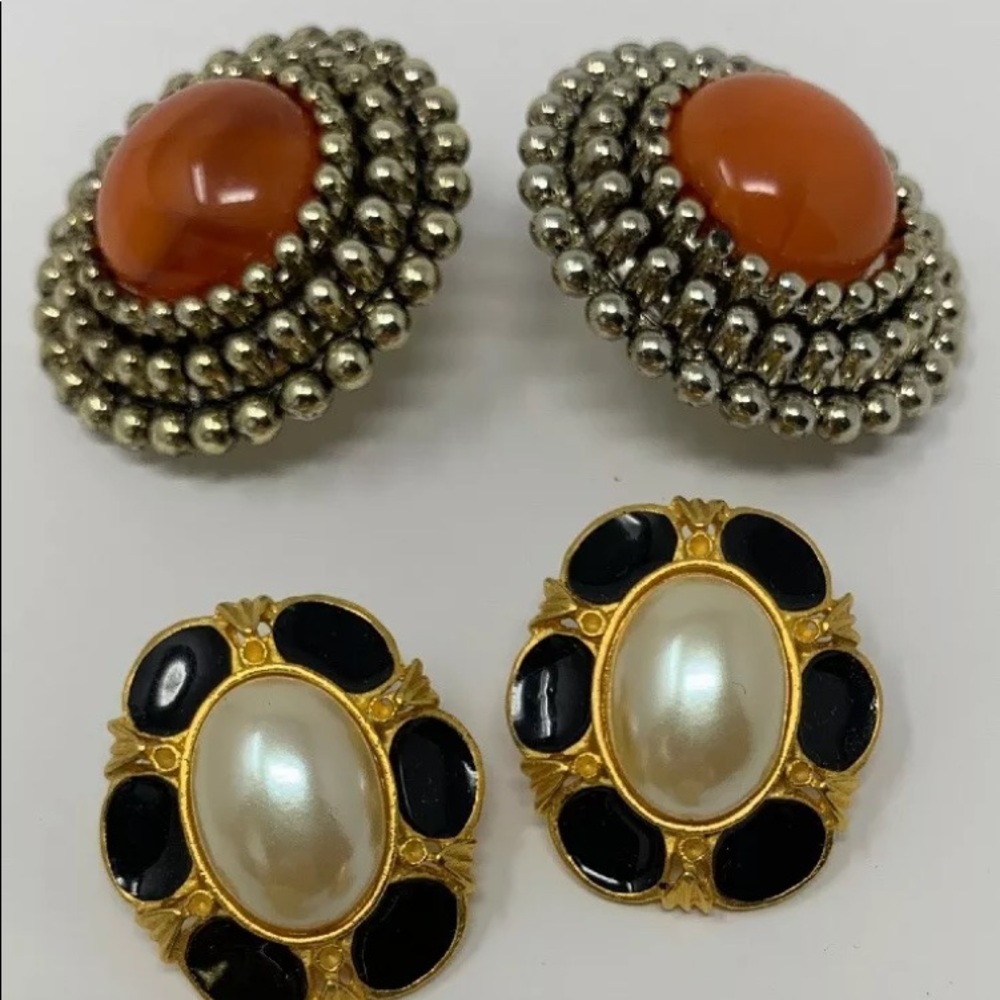 Trifari Red Pearl Moonstone Earrings Gold Vintage